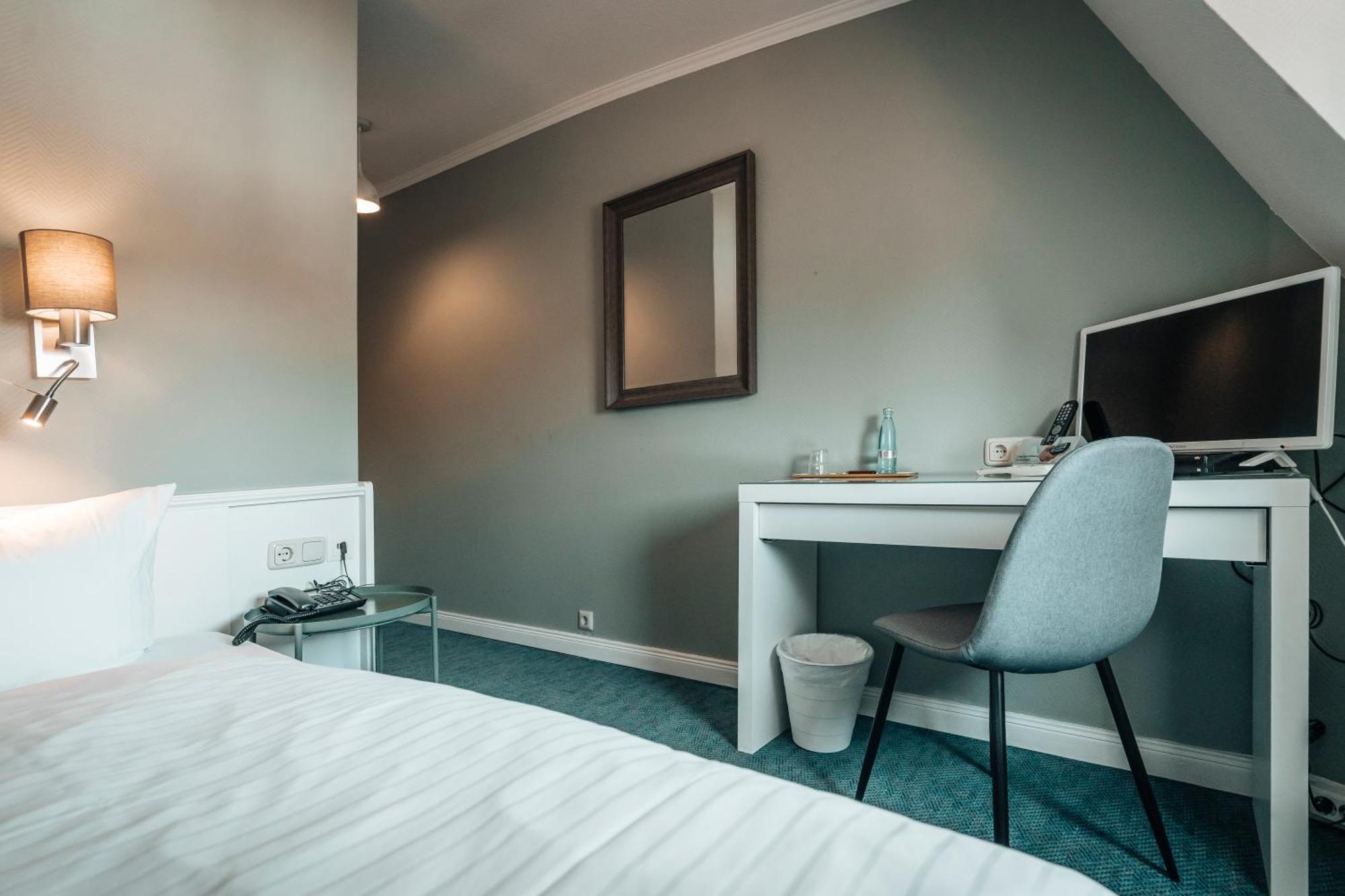 Hotel Freihof Am Roland Wedel Eksteriør billede